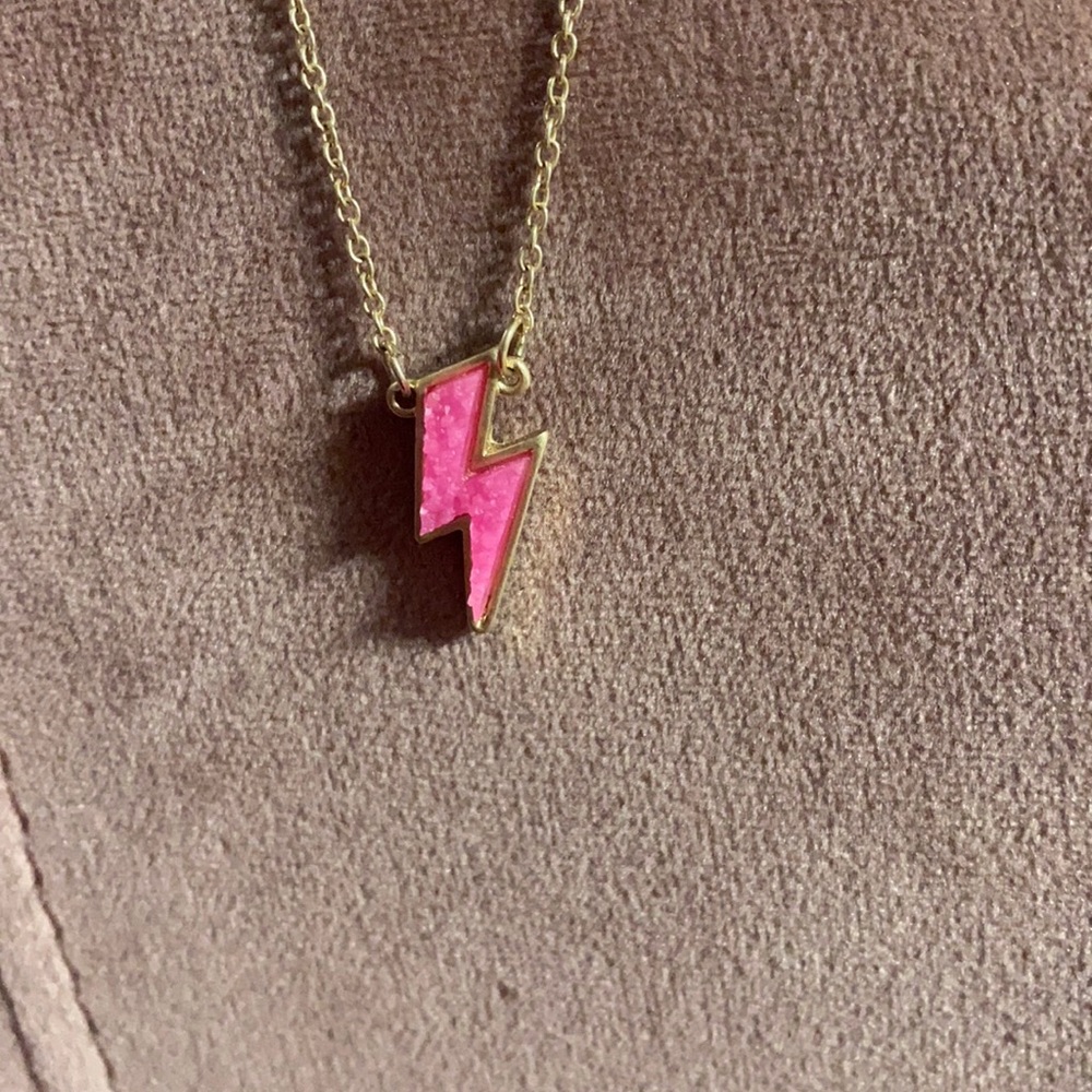Lighting bolt pendant